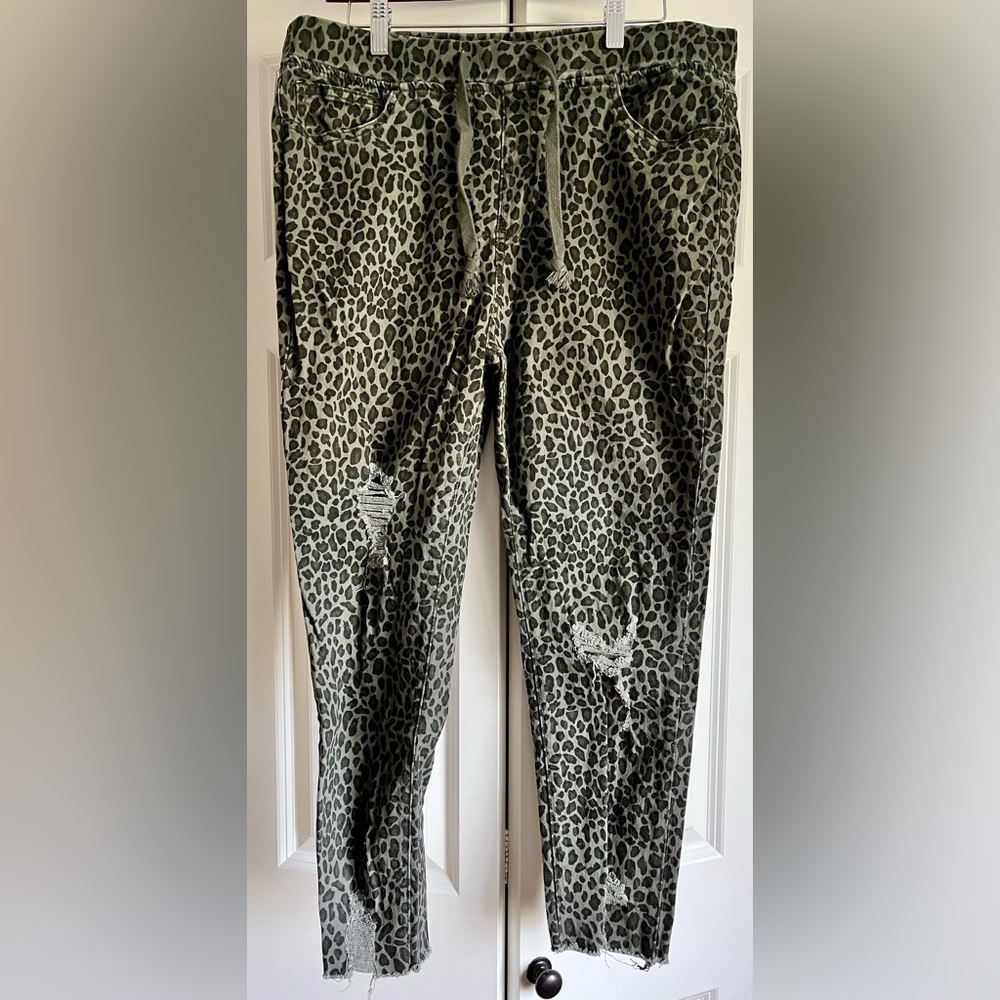 Size XL YMI leopard joggers